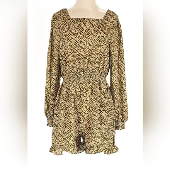 Hayden Pants - NWT Hayden Animal Print. Romper Retail $178.00